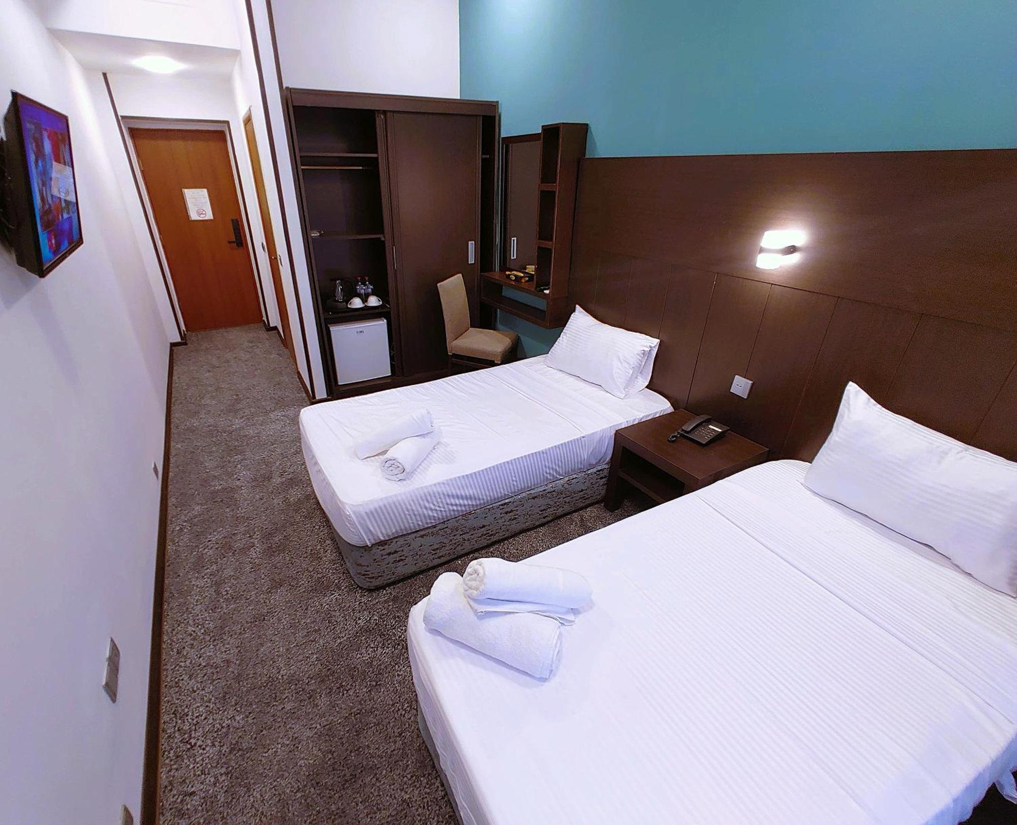 Crossway Hotel Masazir Exterior photo