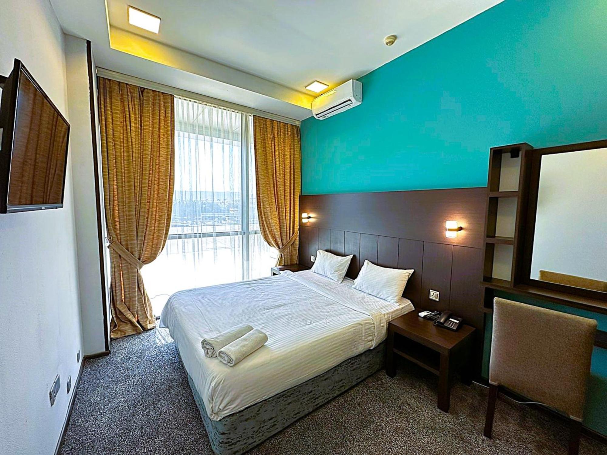Crossway Hotel Masazir Exterior photo